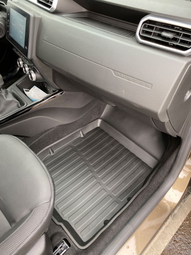 Коврики резиновые 3D LUX для Renault Duster 2WD/4WD (2021-н.в.)