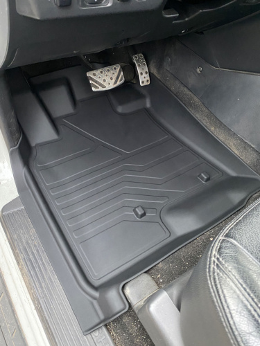 Коврики резиновые 3D LUX для Mitsubishi Pajero (2006-);(2014-) передние